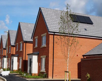 taylor wimpey kingfisher grange new build solar pv installer hbs new energies