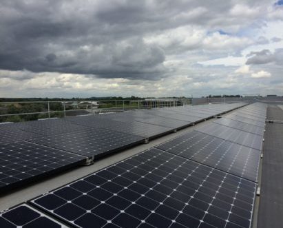 hbs-new-energies-solar-pv-for-construction-solar-panels-construction-kier-4-longwalk-stockley-park-case-study-2