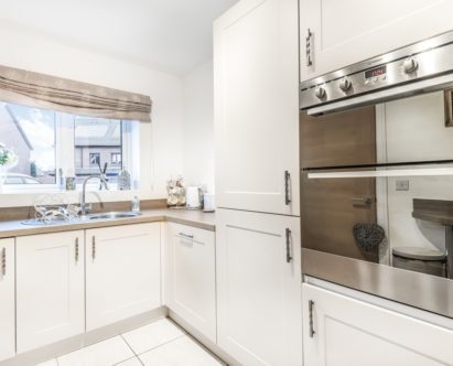 kier-kingsmoor-park-hbs-group-southern-hbs-mechanical-plumbing-heating-services-new-build-housing-case-study-kitchen